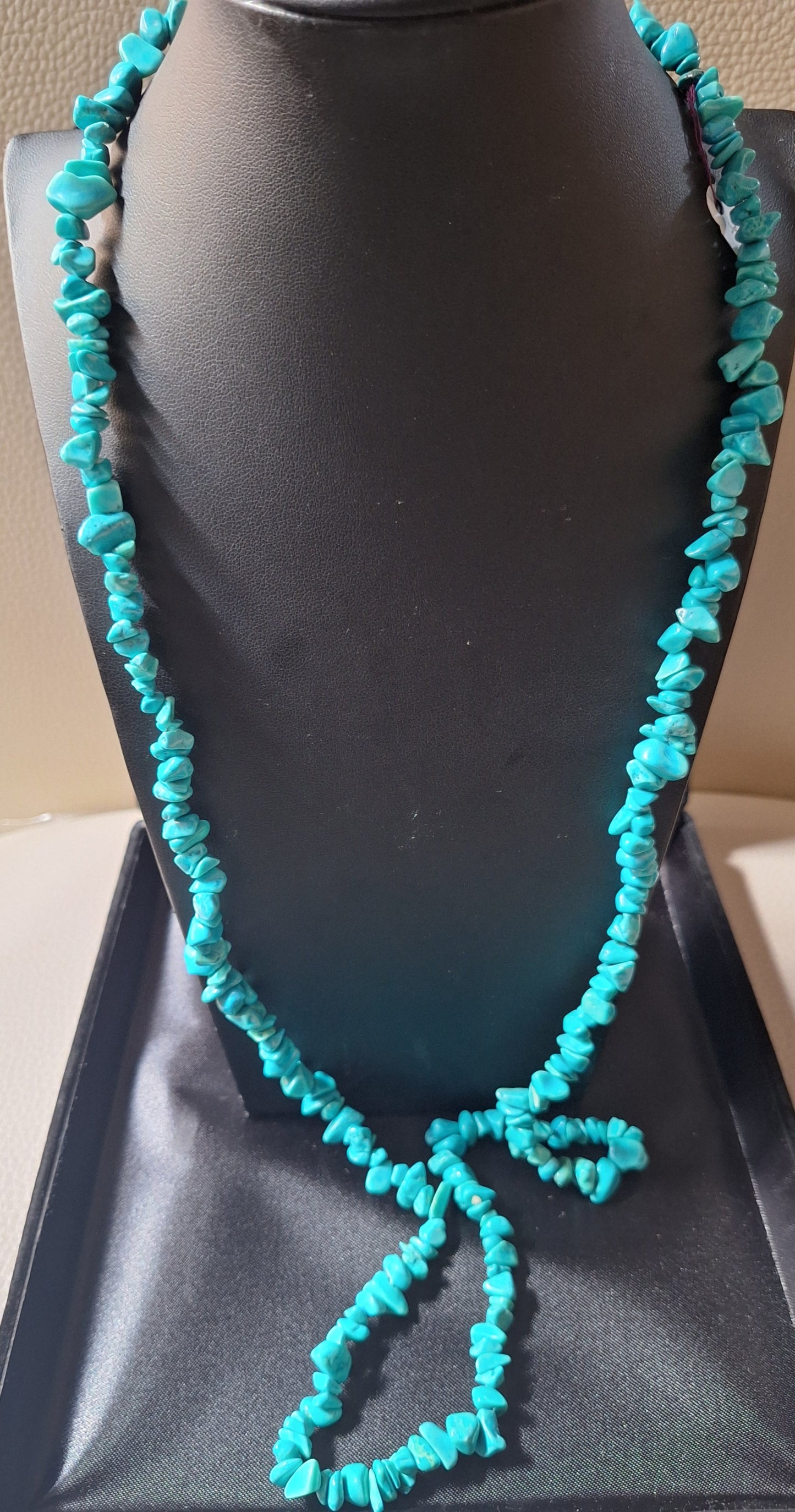 Vintage Turquoise Blue Howlite Chip Necklace