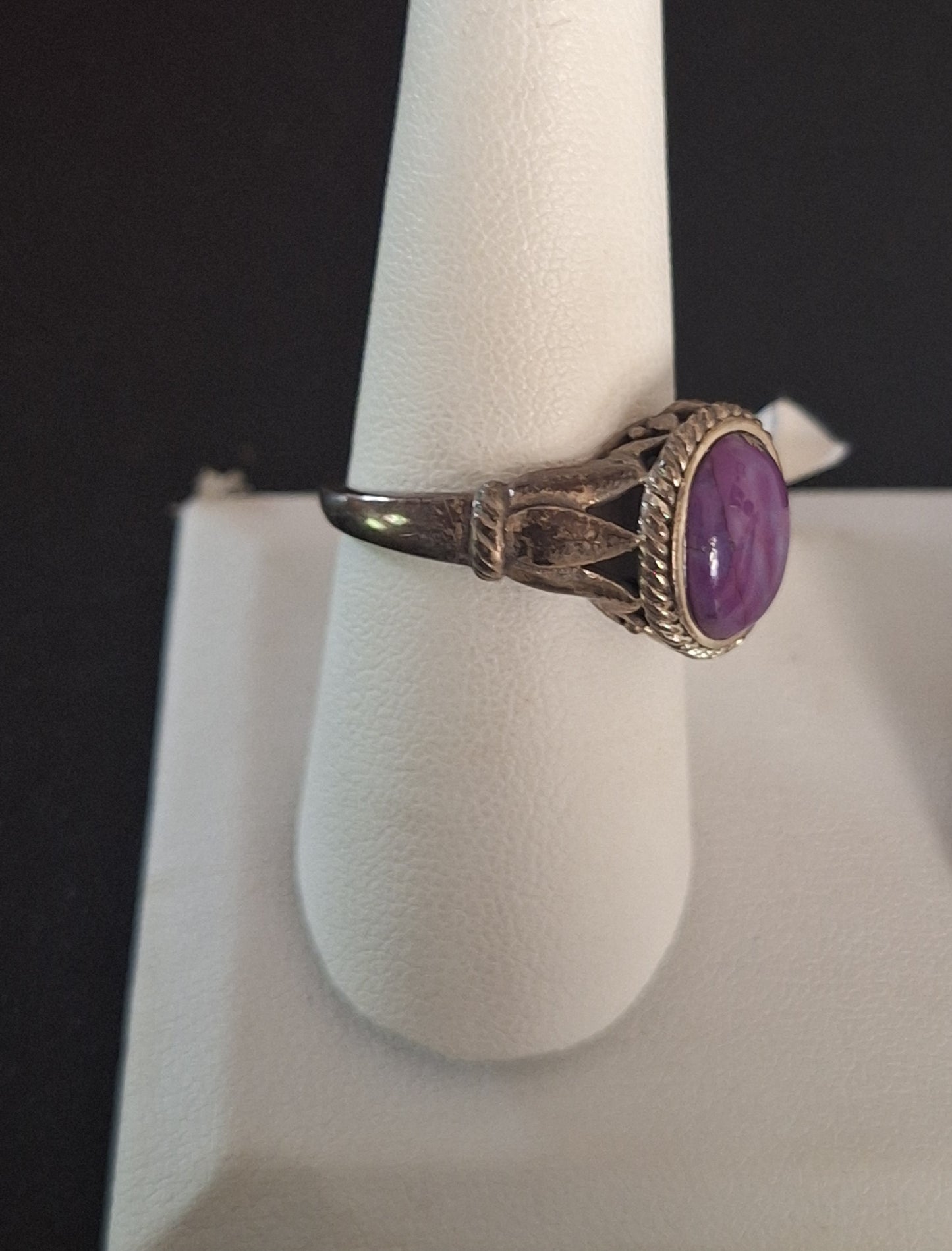 925 Sterling Silver Ring With a Oval-shaped Amethyst