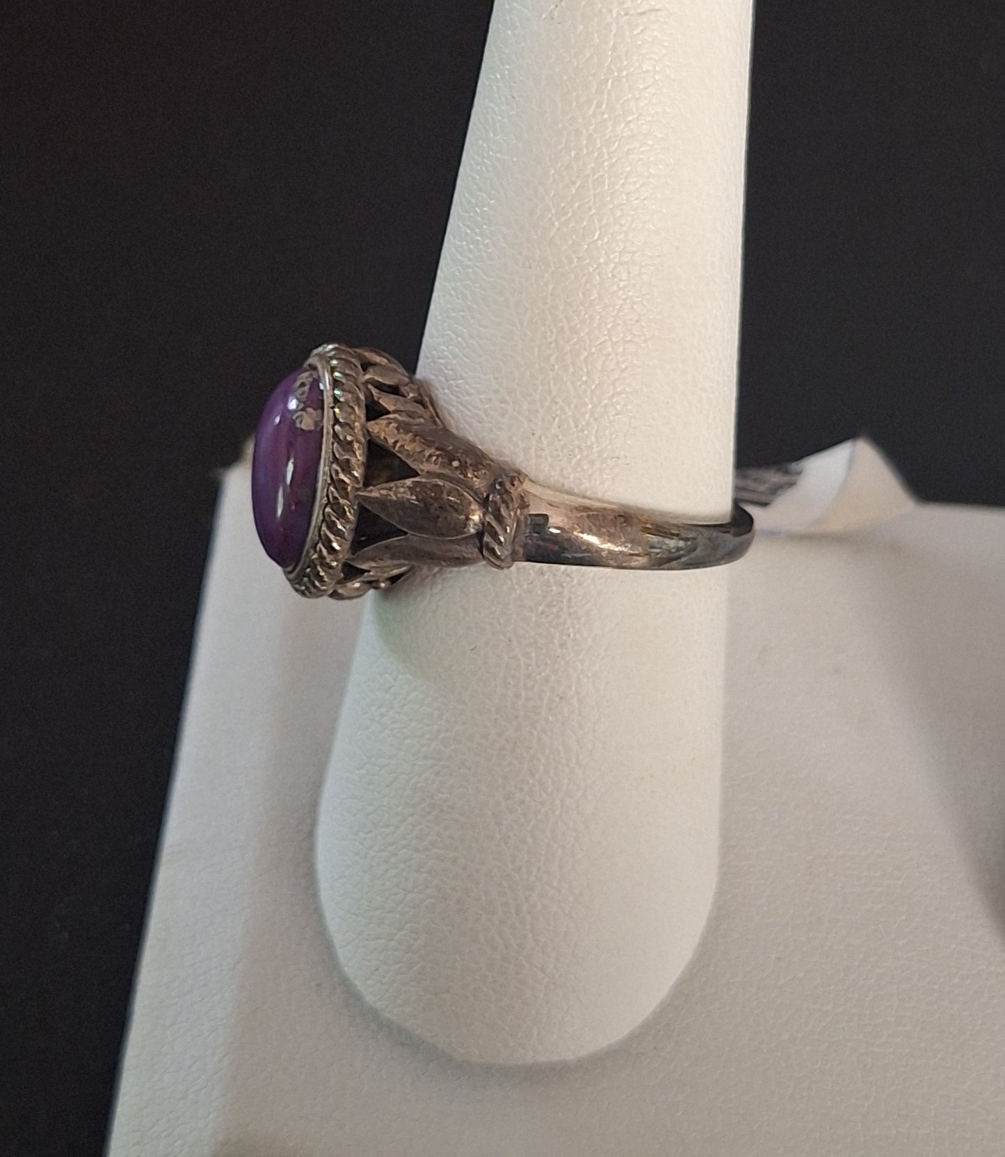 925 Sterling Silver Ring With a Oval-shaped Amethyst