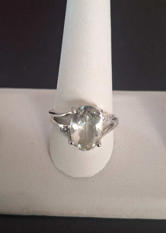 A Prasiolite Green Amethyst Ring
