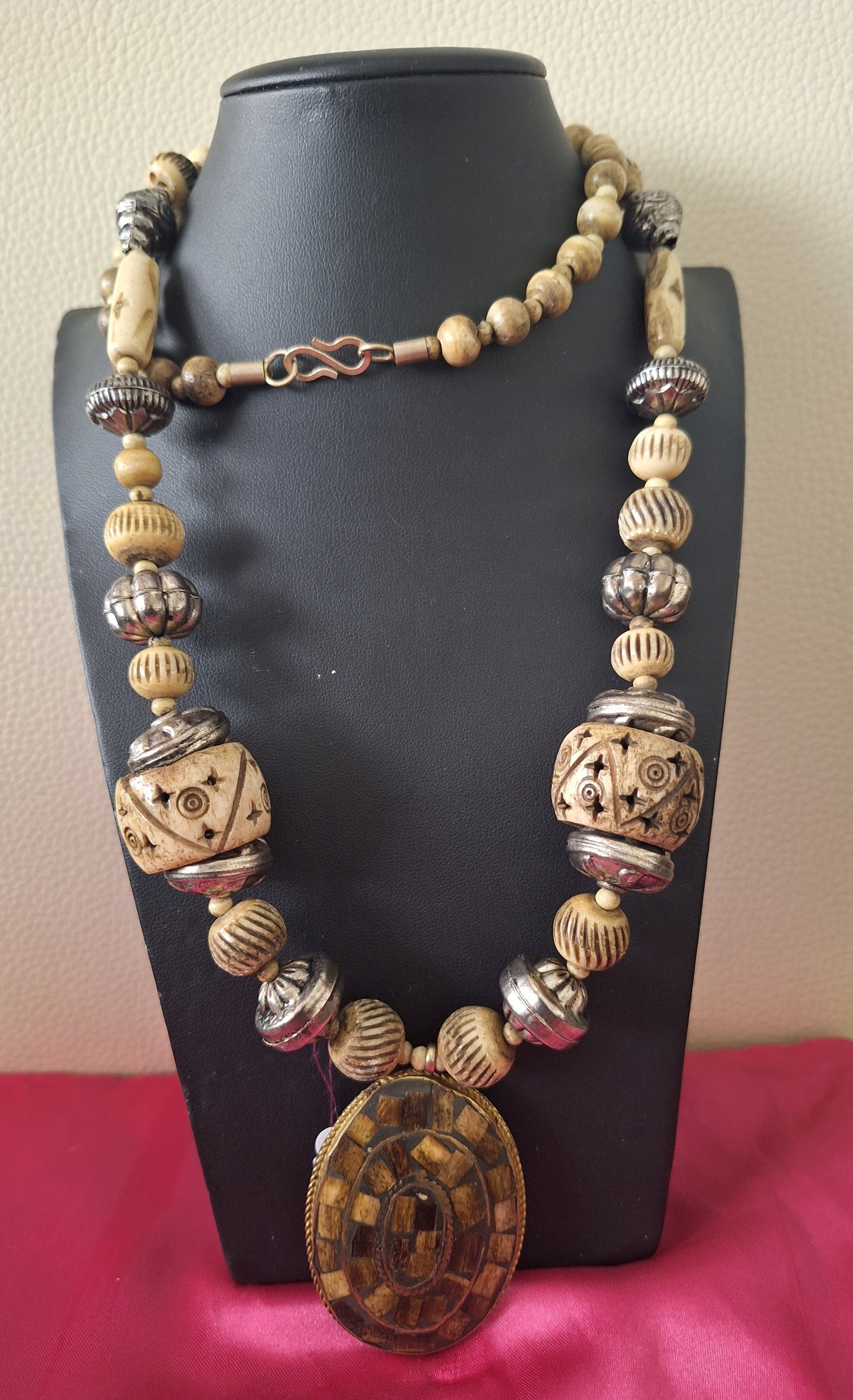 Vintage Chunky Carved Bone Beads Metal Bead Necklace