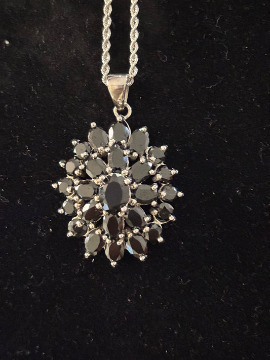 925 Stealing Silver Cluster Pendant With Natural Sapphire