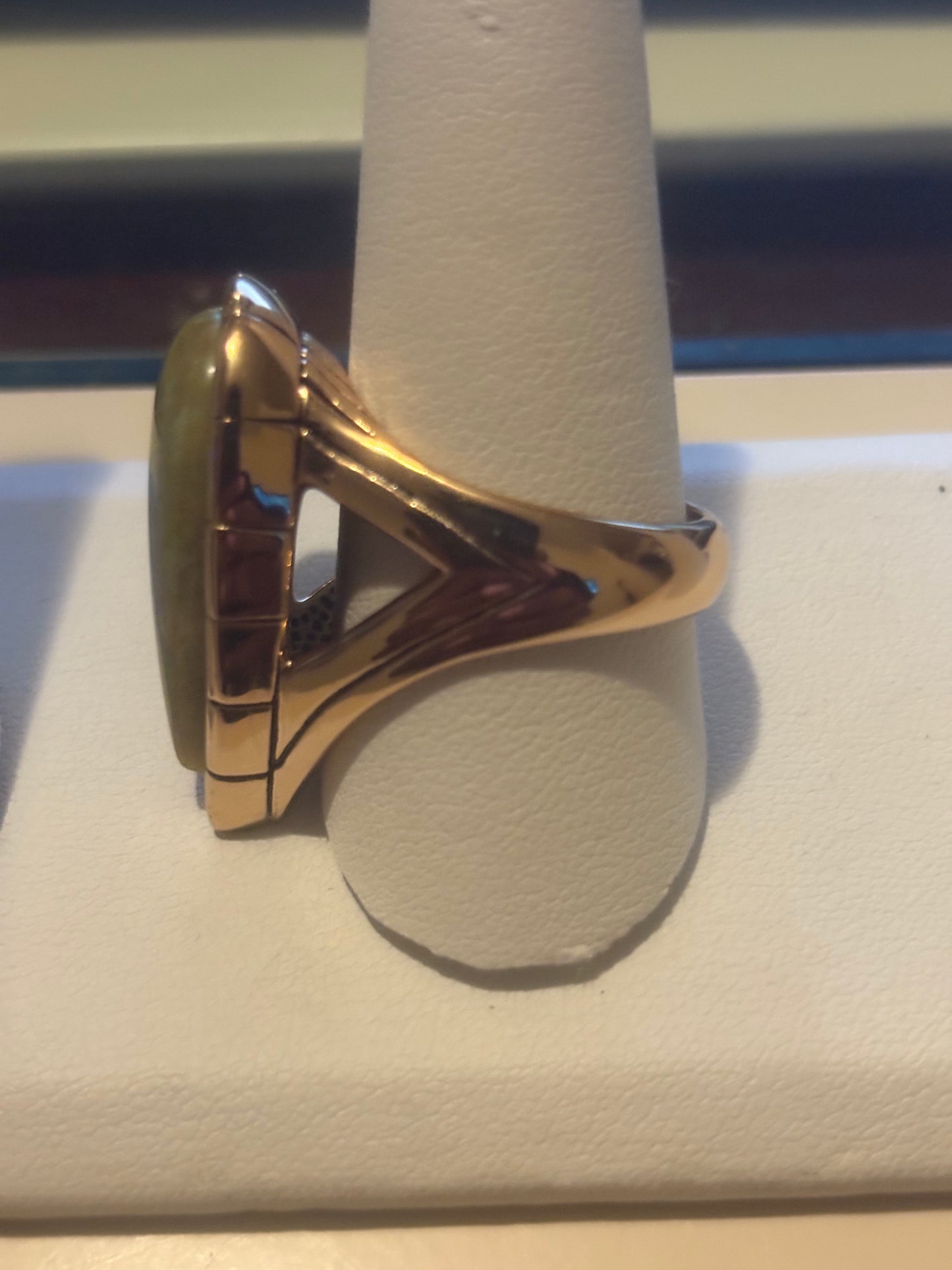 Vintage Yellow Gold and Green Jade Ring