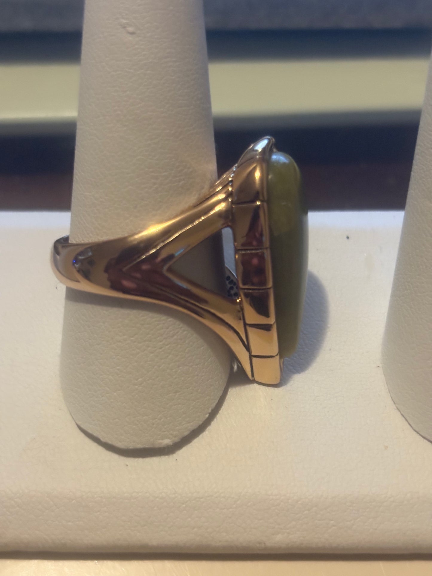 Vintage Yellow Gold and Green Jade Ring
