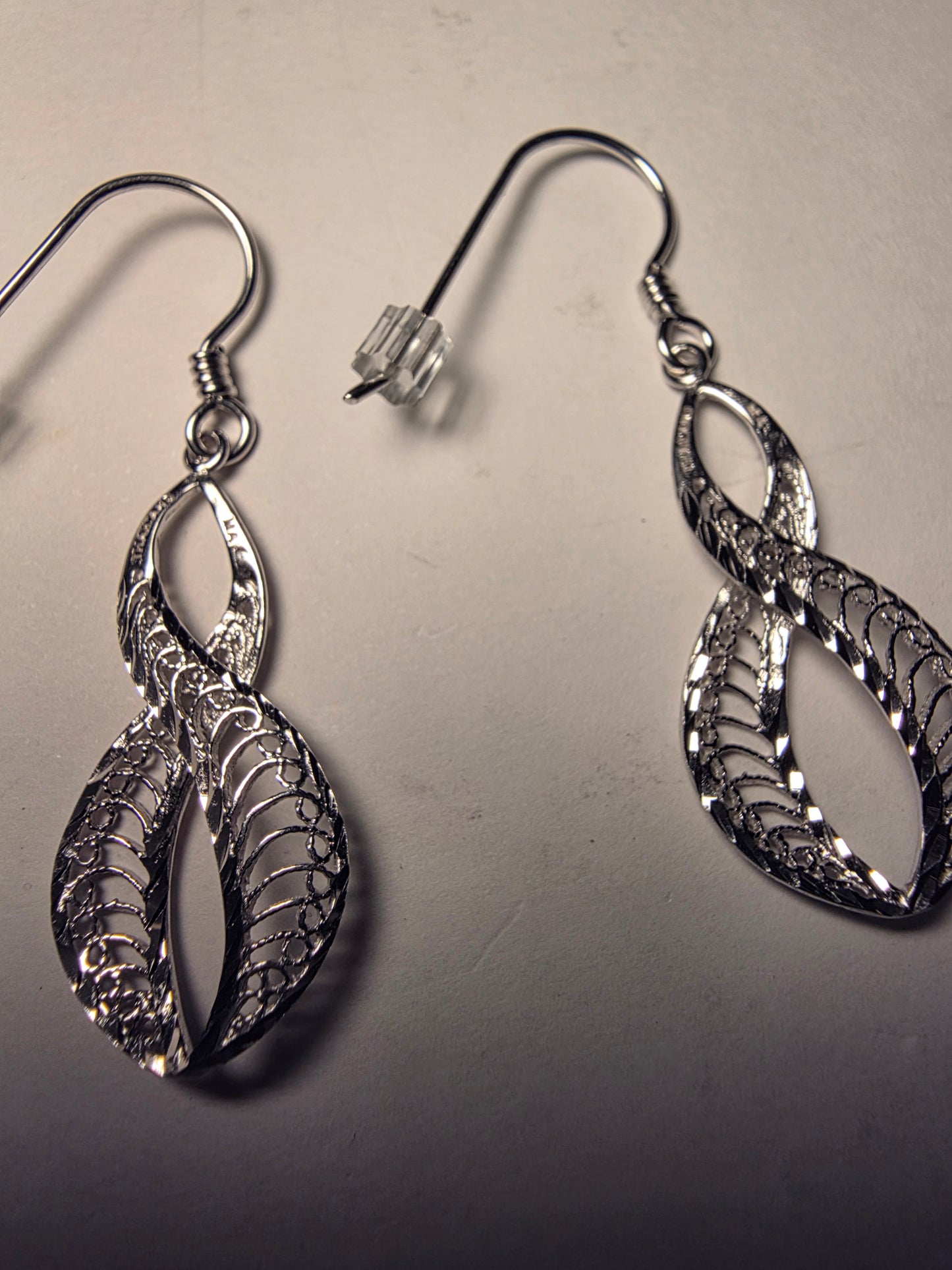 Thialand Sterling Silver Shiny Wavy Filigree Dangle Hook Earrings set