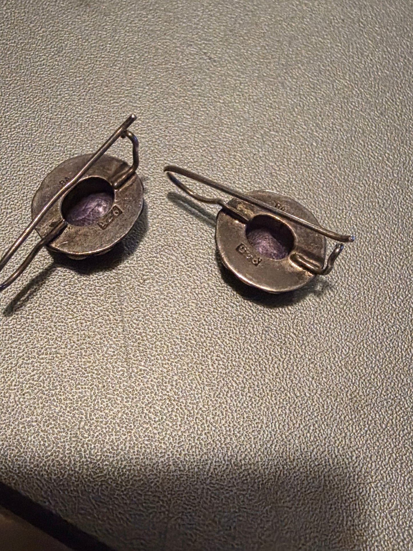 Vintage Bali faceted amethyst & sterling silver srop earrings, 4.9 grams, 1"x1/2". Handmade amethyst Bali earrings. Amethyst silver jewelry