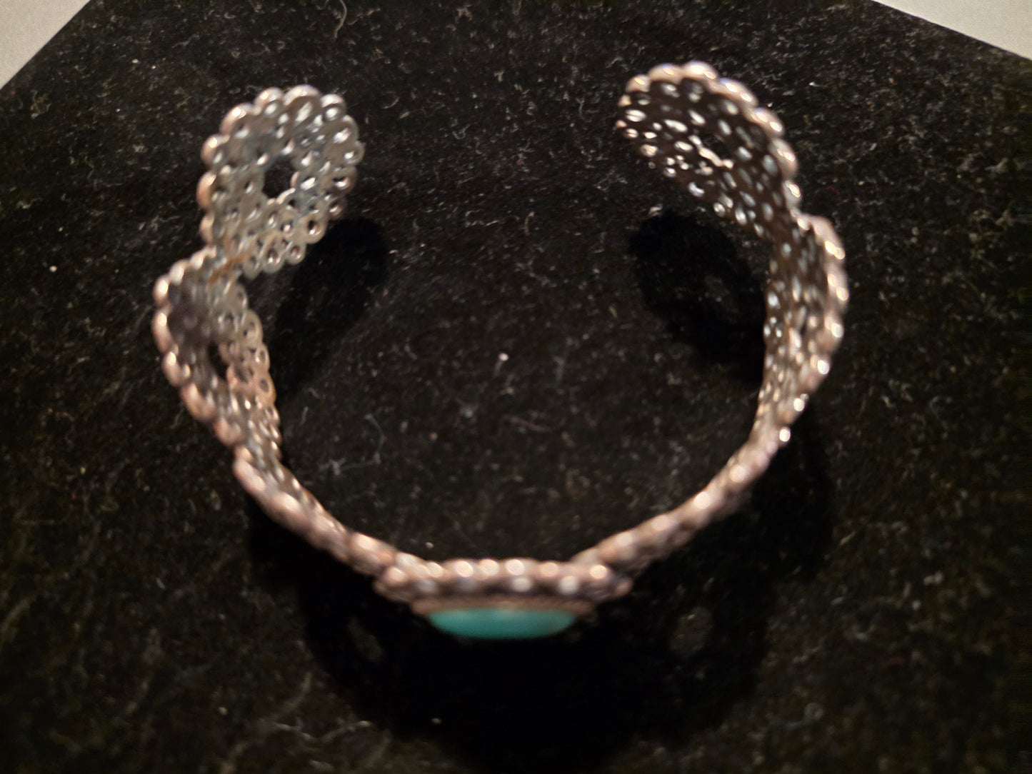 VINTAGE STERLING SILVER ARTIST SIGNED NK TURQUOISE CUFF BRACELET. GREAT SHAPE. FULLY MARKED. 36 GRAMS. 24MM WIDE. FITS UP TO 7.5 INCHS.