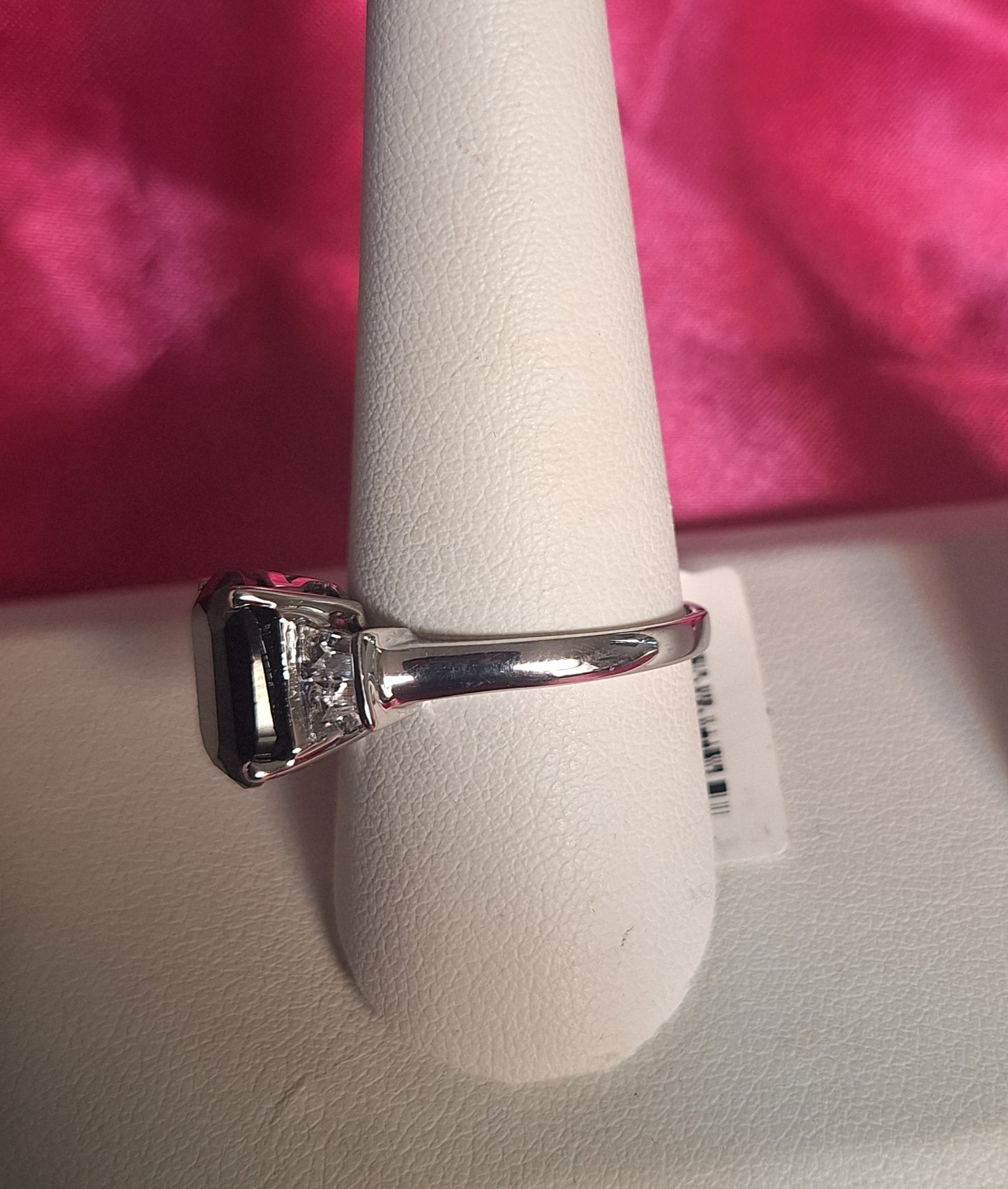 925 Sterling Silver Black Oval Stone w/Clear Accent Stones Ring 4 g