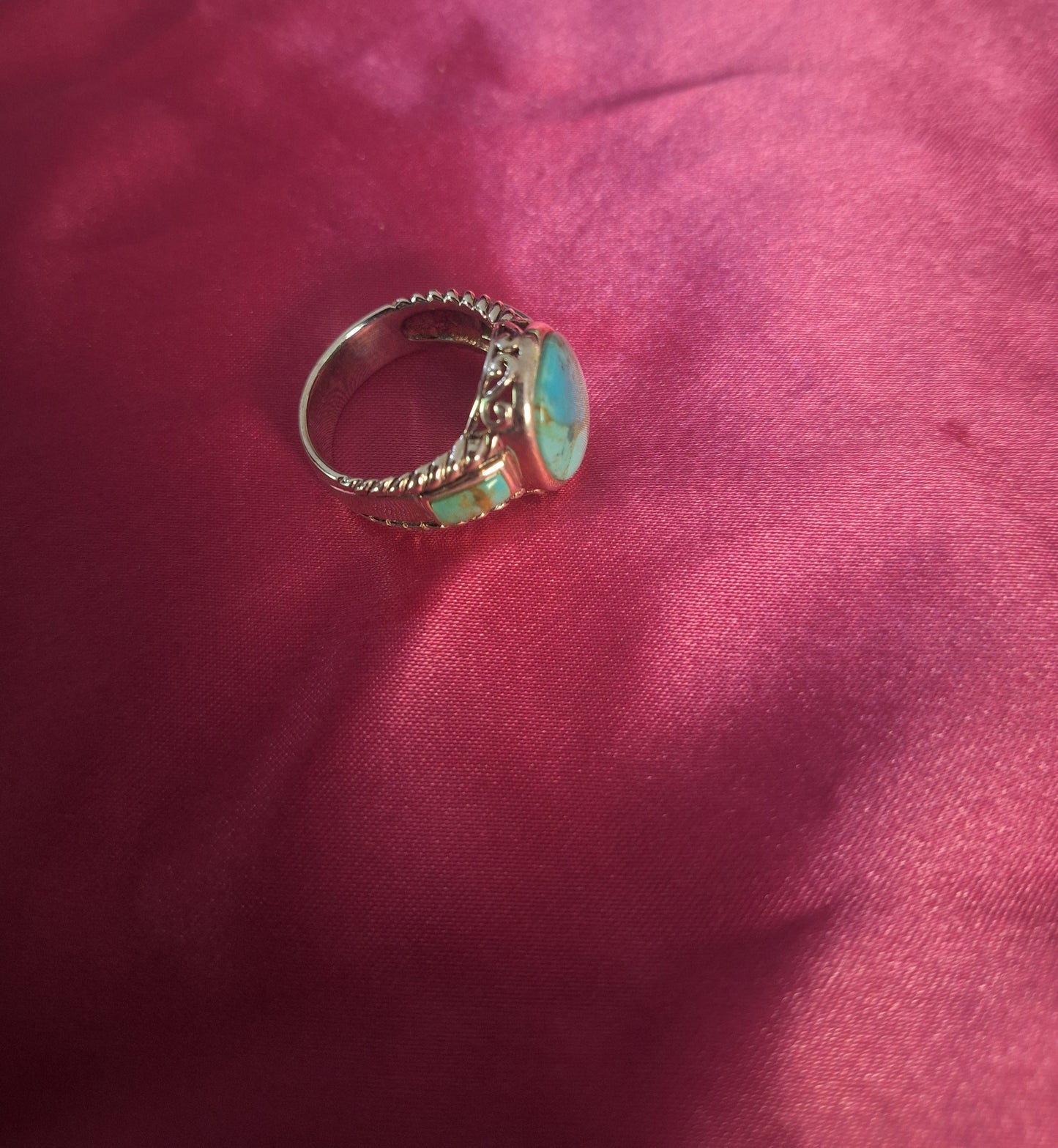 A Sterling Silver Turquoise Ring Size 8