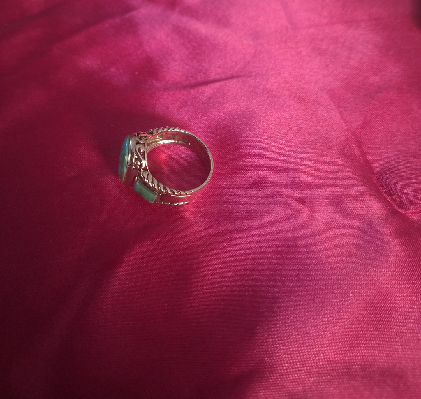 A Sterling Silver Turquoise Ring Size 8