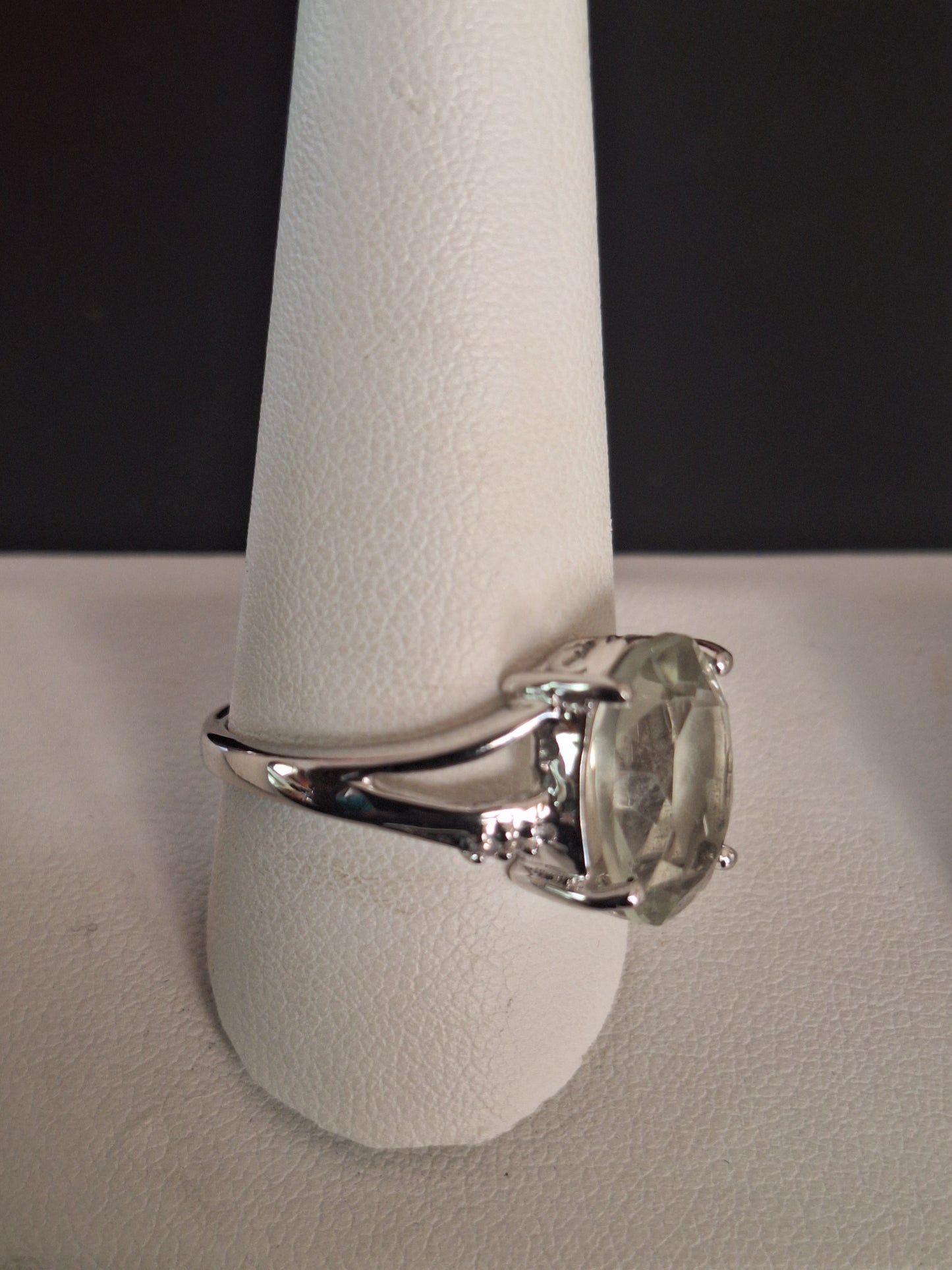 A Prasiolite Green Amethyst Ring