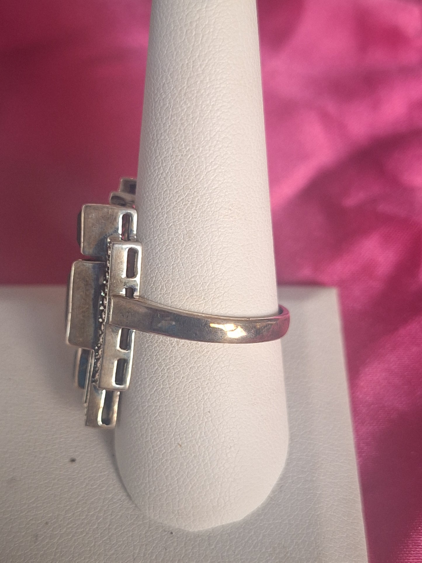 Geometric Clear Topaz Black Spinal Ring