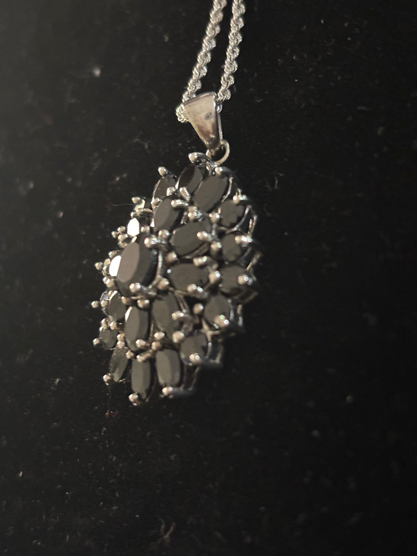 925 Stealing Silver Cluster Pendant With Natural Sapphire