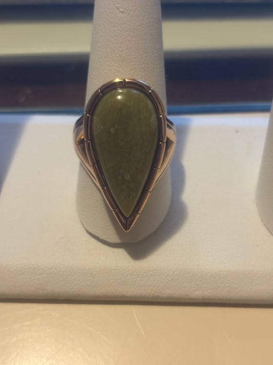 Vintage Yellow Gold and Green Jade Ring