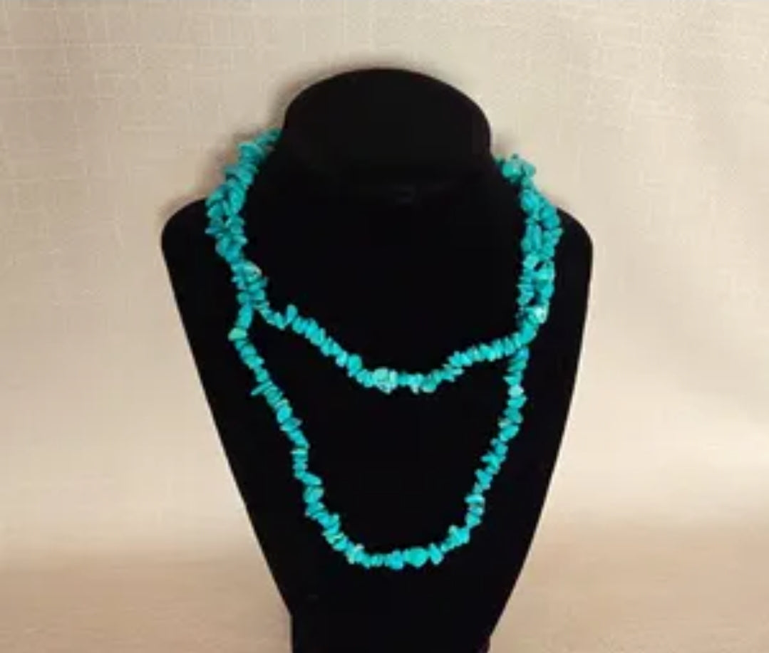 Vintage Turquoise Blue Howlite Chip Necklace