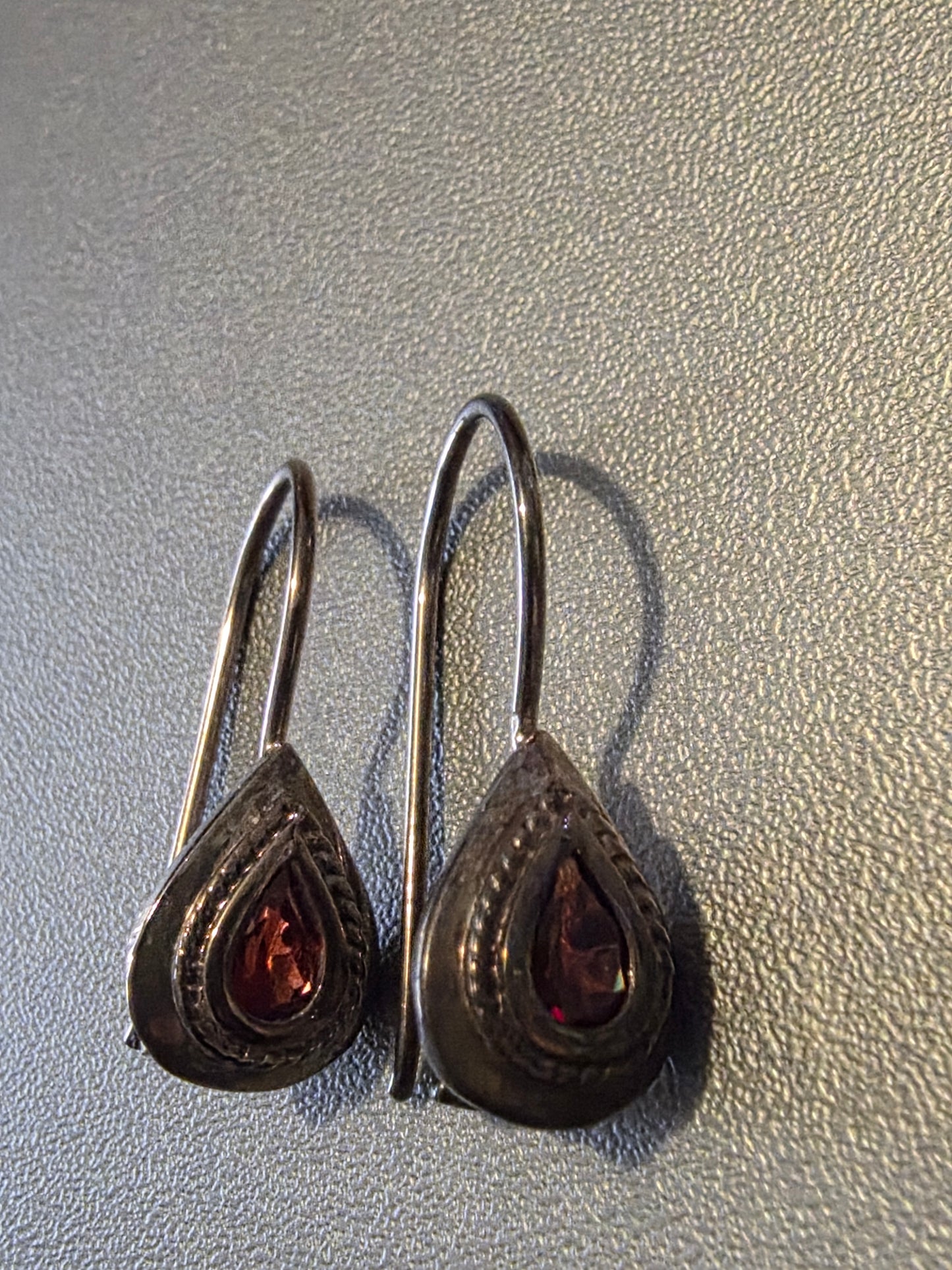 Vintage 925 sterling silver red stone teardrop dangle earrings