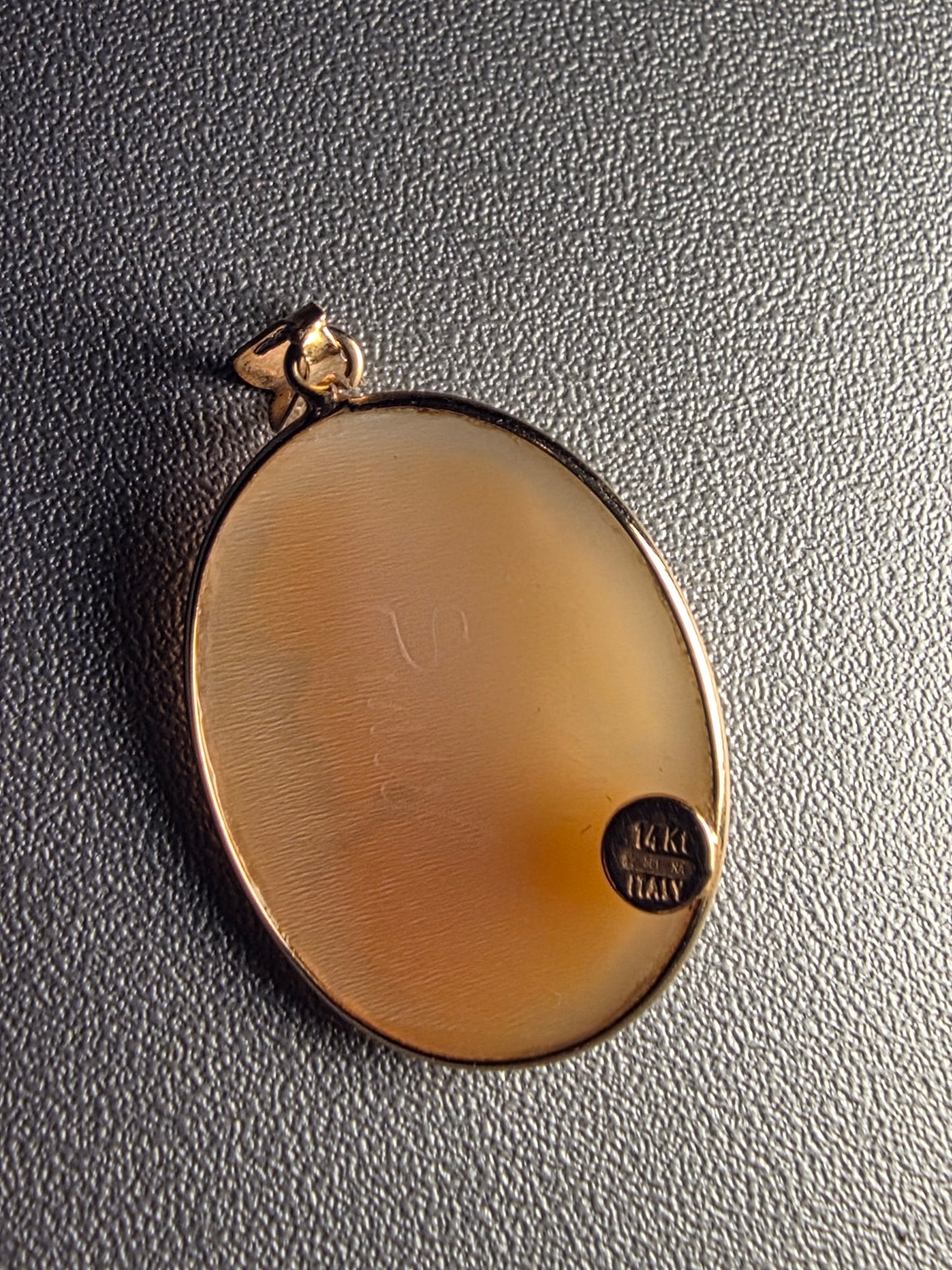 Vintage 14k Yellow Gold Oval Shaped Genuine Carved Shell Cameo