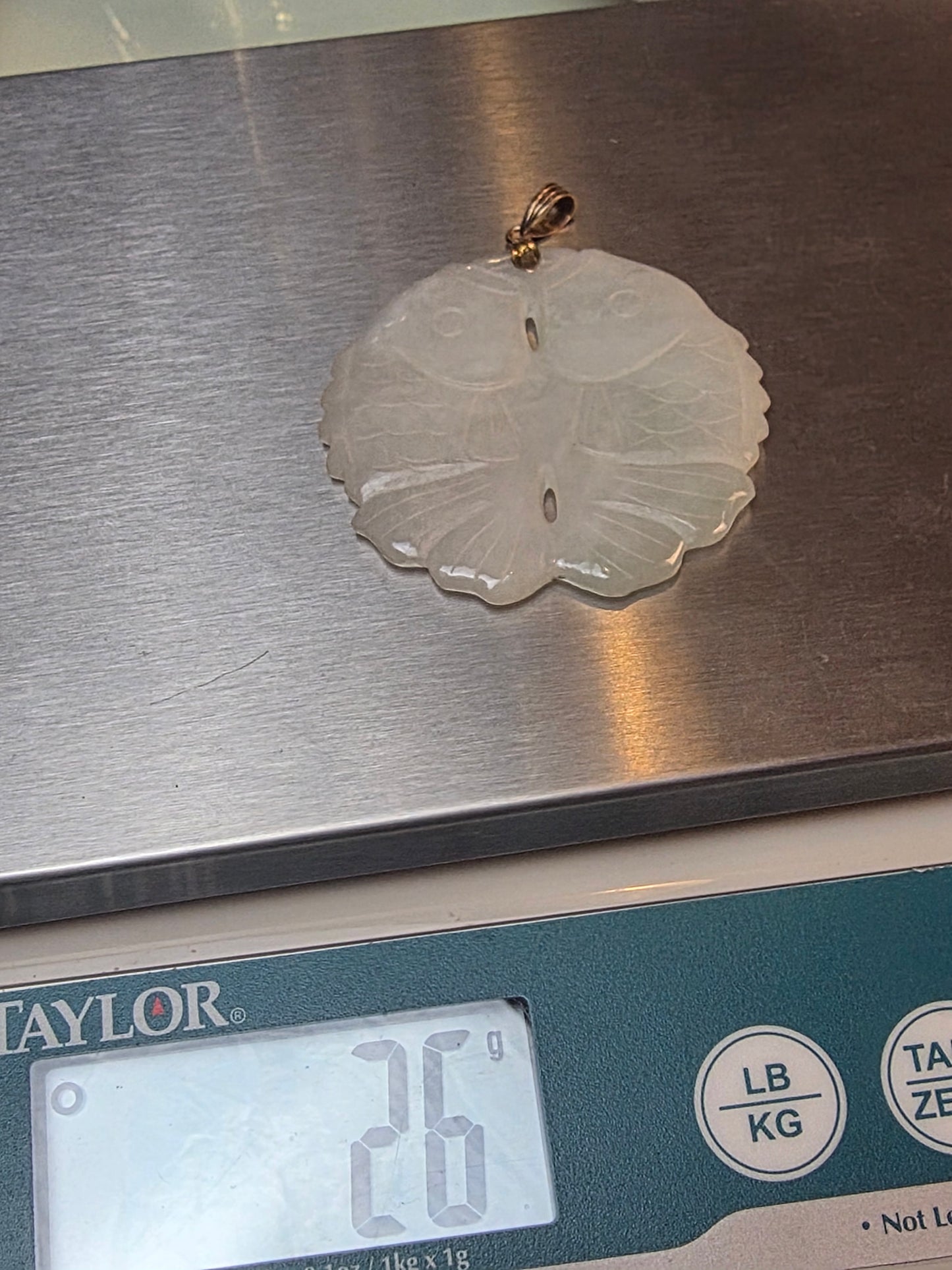 Vintage Large 23g 14k Gold Light Green Jade Jadeite Fish 2 Side Necklace Pendant