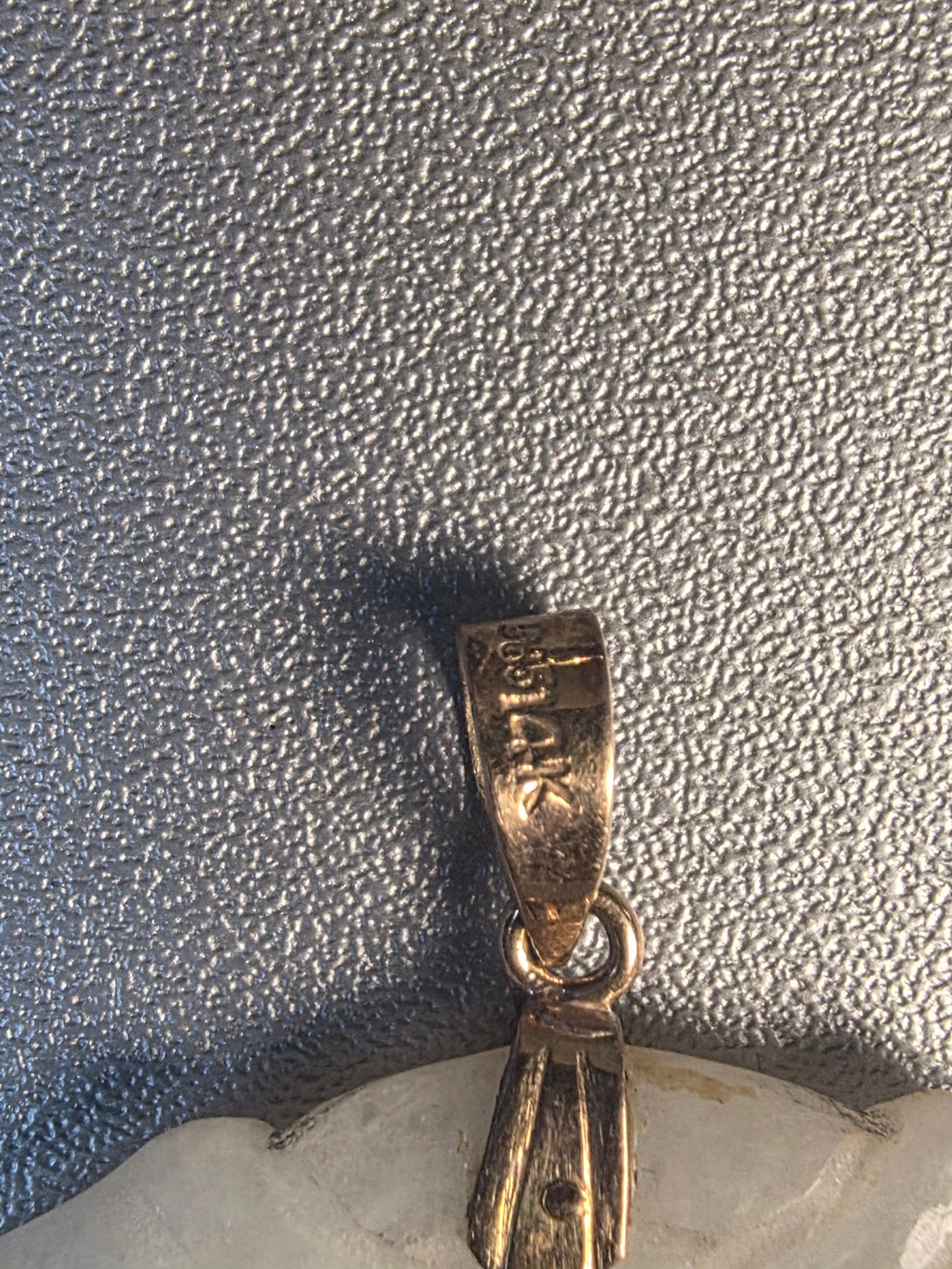 Vintage Large 23g 14k Gold Light Green Jade Jadeite Fish 2 Side Necklace Pendant