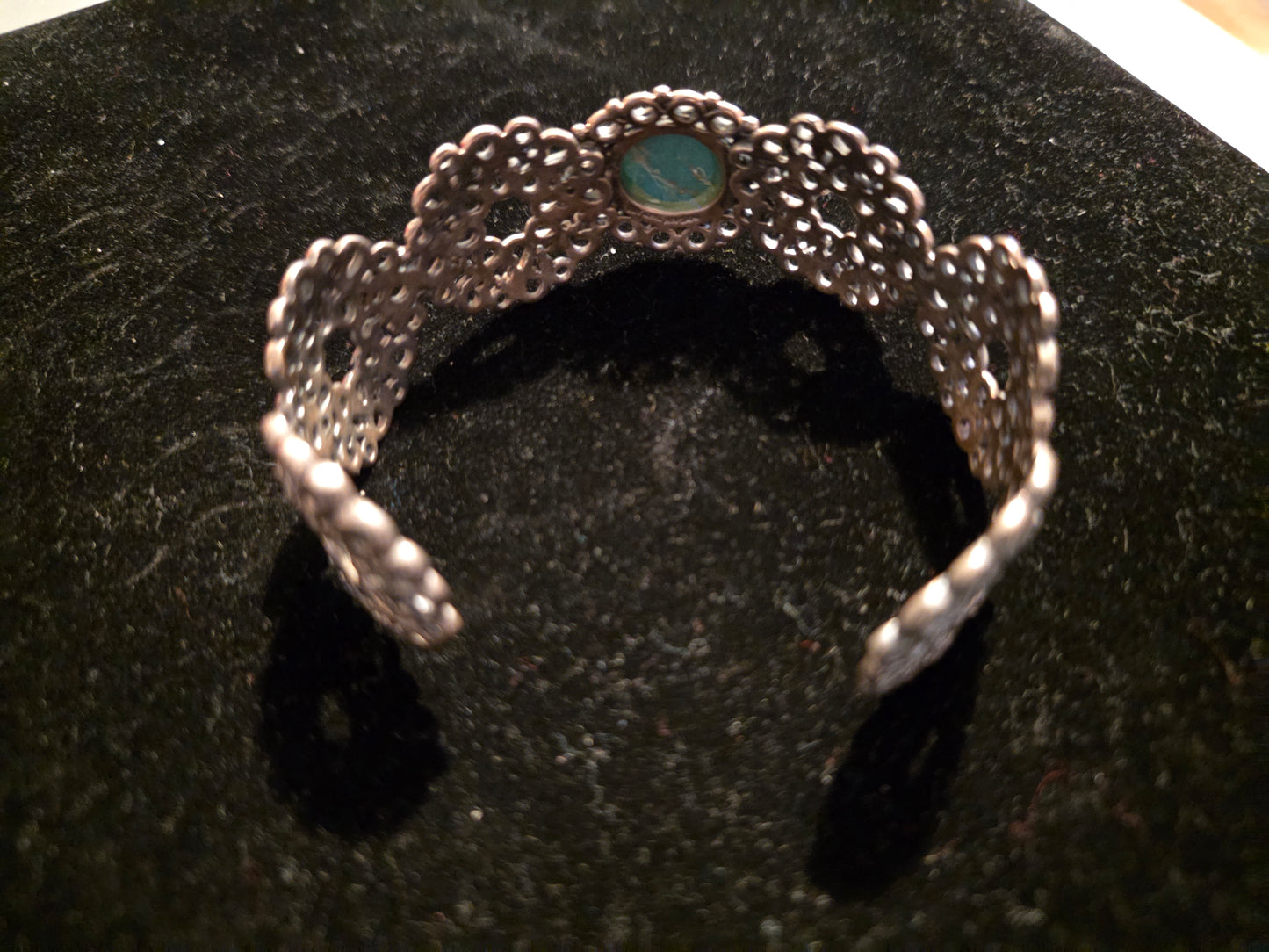 VINTAGE STERLING SILVER ARTIST SIGNED NK TURQUOISE CUFF BRACELET. GREAT SHAPE. FULLY MARKED. 36 GRAMS. 24MM WIDE. FITS UP TO 7.5 INCHS.