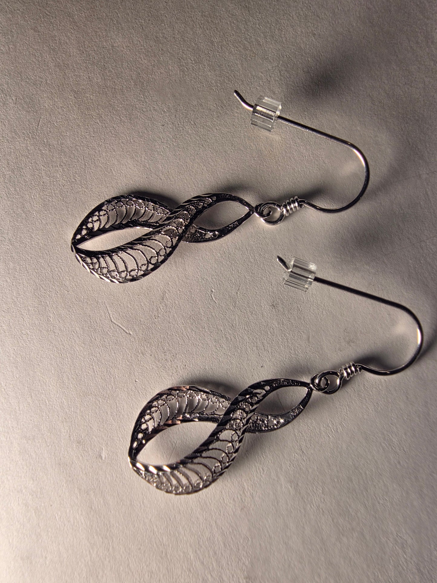 Thialand Sterling Silver Shiny Wavy Filigree Dangle Hook Earrings set