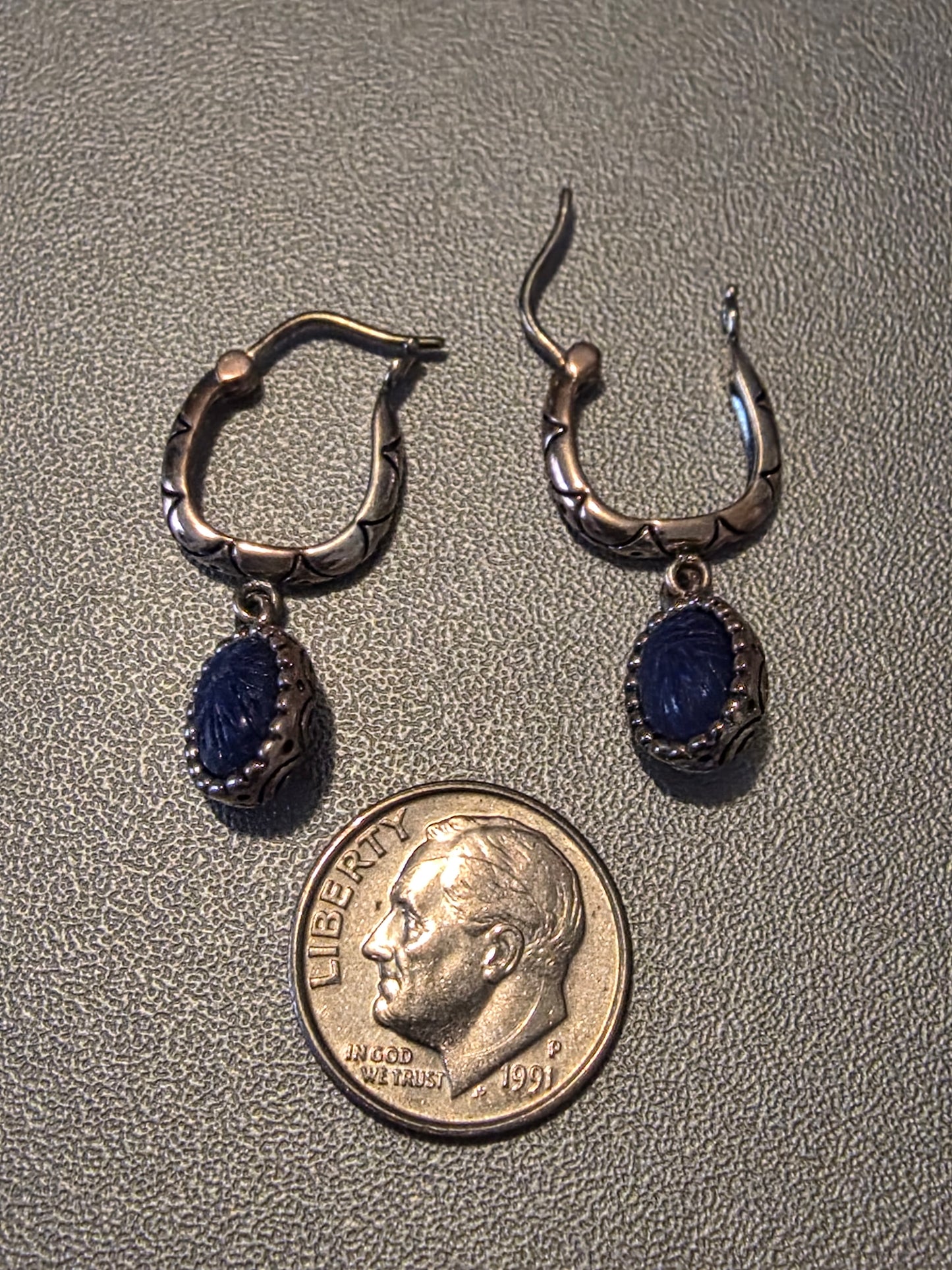 Handmade Oval Hook Earrings with Lapis Lazuli stone in Vintage 925 Sterling Silver.