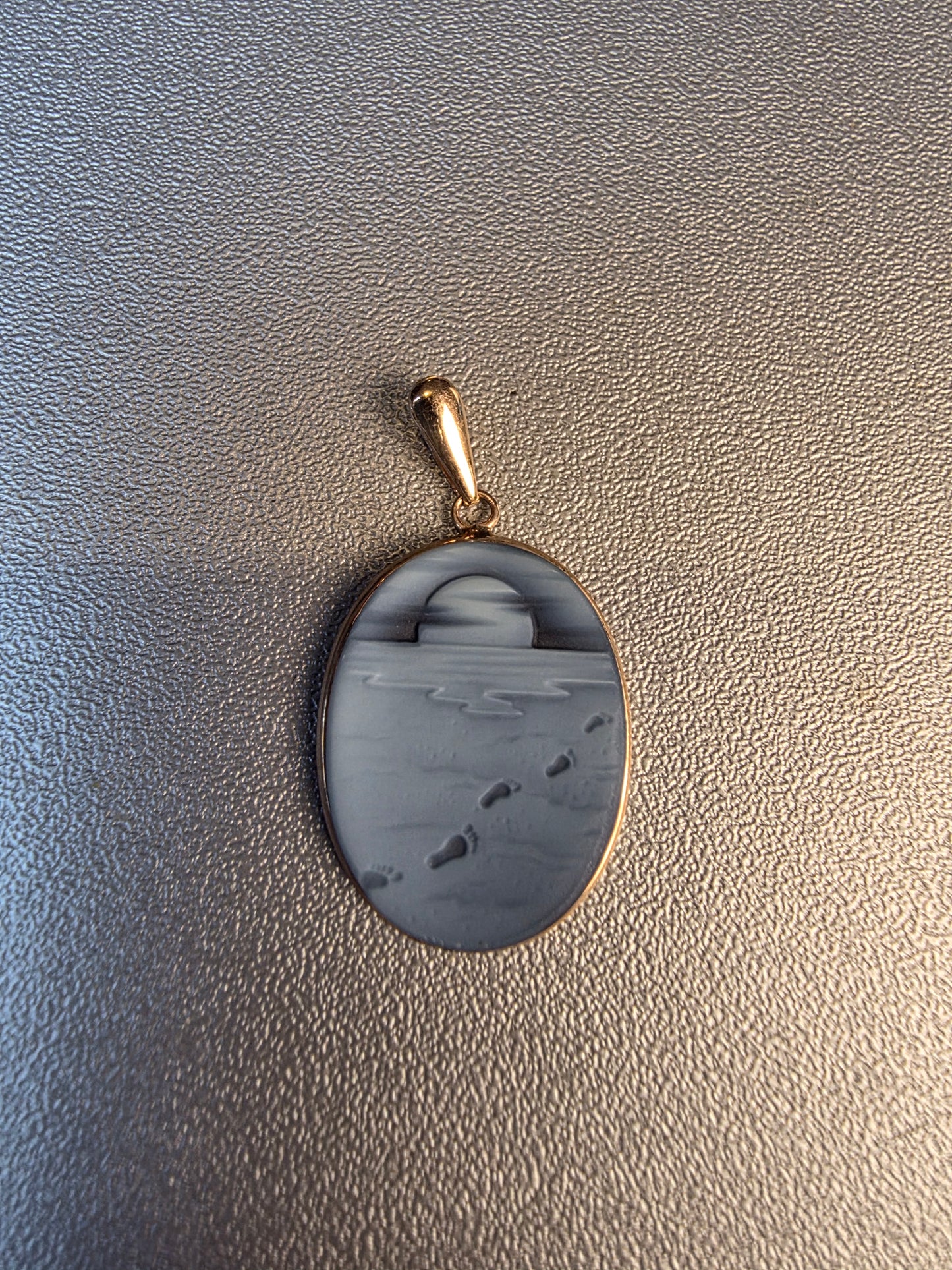 Antique IT WAS THRN THAT I CARRIED YOU. FOOTPRINTS 14k Gold. Angel Blue & Black Cameo Pendant EXQUISITE