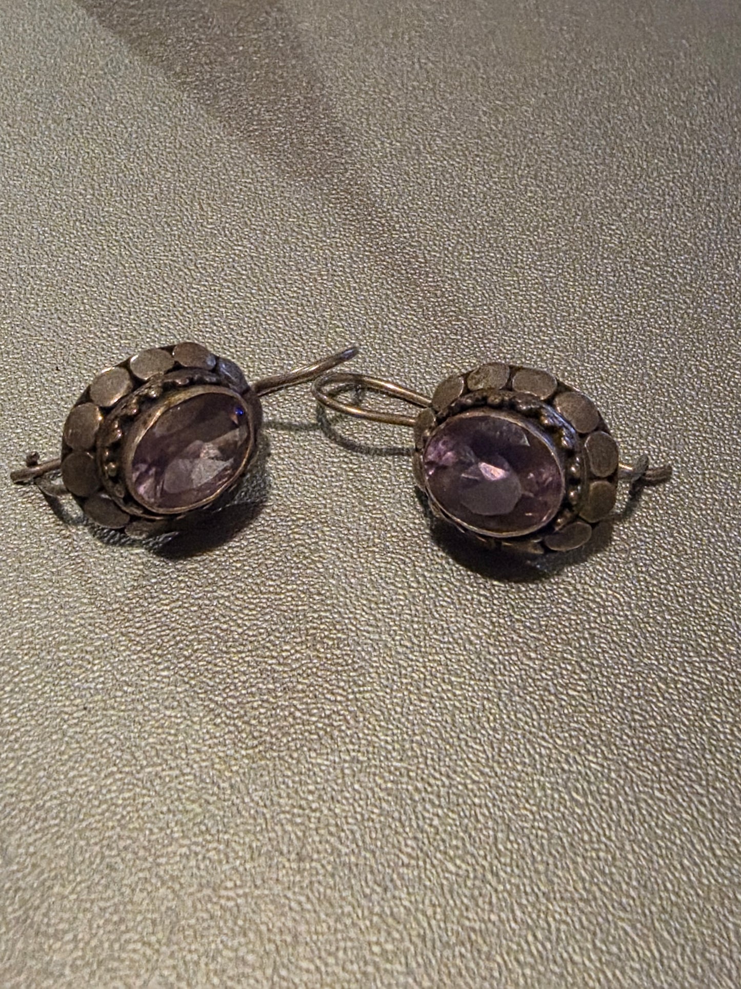 Vintage Bali faceted amethyst & sterling silver srop earrings, 4.9 grams, 1"x1/2". Handmade amethyst Bali earrings. Amethyst silver jewelry