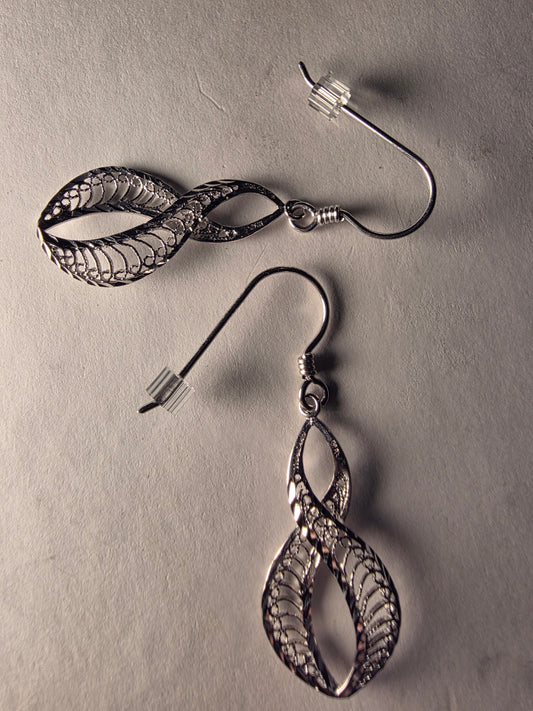 Thialand Sterling Silver Shiny Wavy Filigree Dangle Hook Earrings set