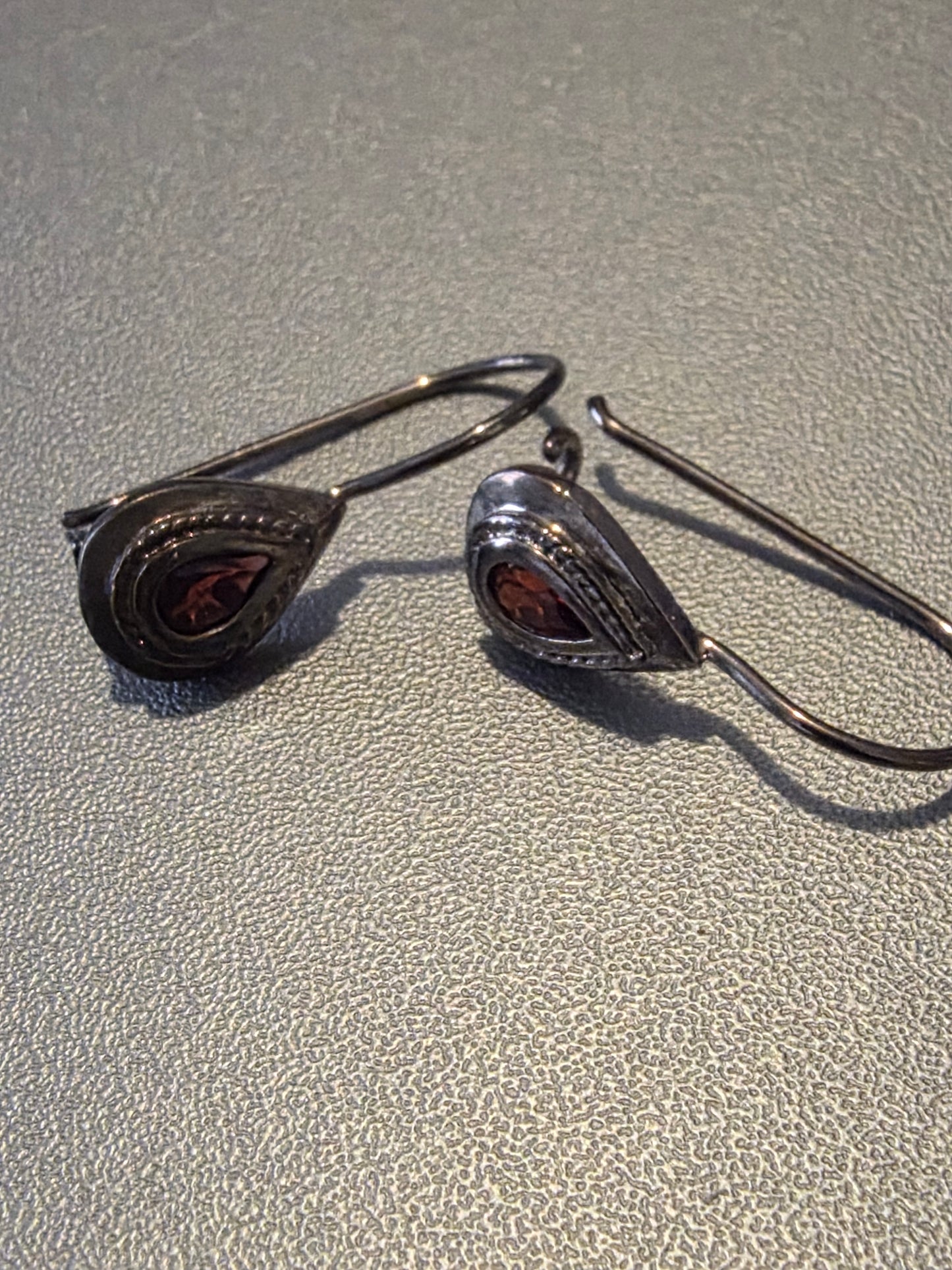 Vintage 925 sterling silver red stone teardrop dangle earrings